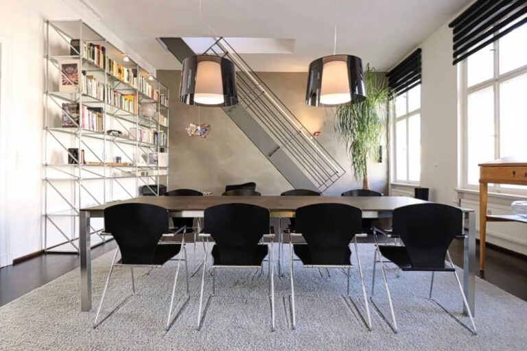 Dining room with stucco ceiling, Berlin Altbau maisonette